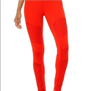 Alo Yoga High Waisted Motto Leggings